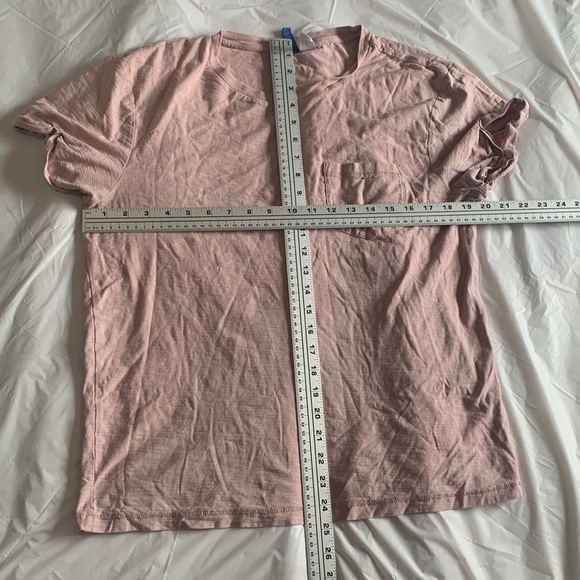 Divided  woman’s pink tshirt size medium - Picture 5 of 10